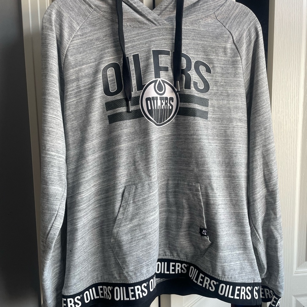 47 Grey  Hoodie Sweater with OILERS Logo